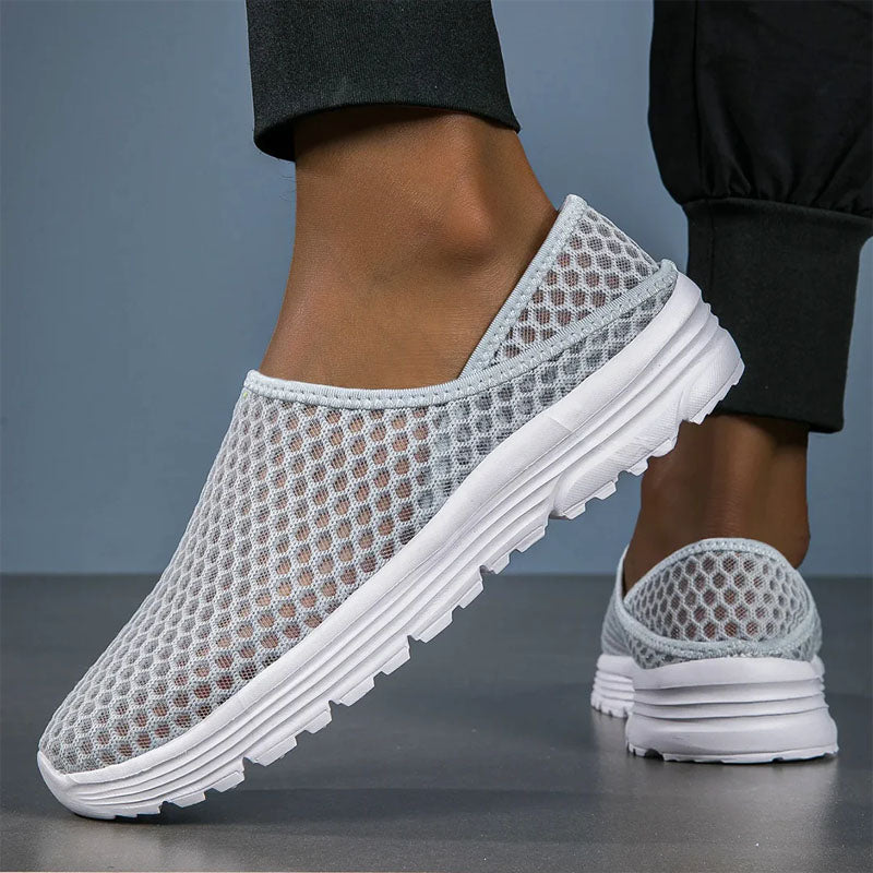 Archer - Men's Lightweight Slip-On Mesh Sneakers