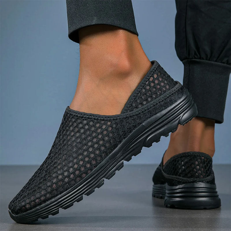 Archer - Men's Lightweight Slip-On Mesh Sneakers