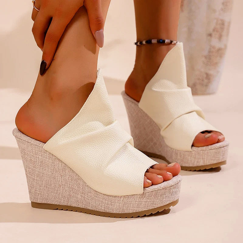 Everlee - Women’s Textured Wedge Mule Sandals