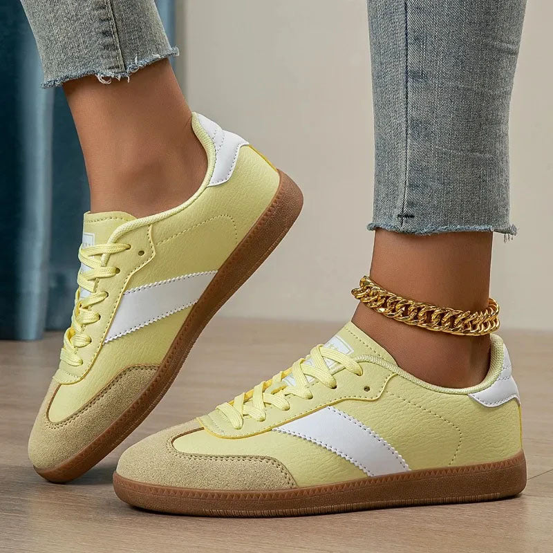 Kinley - Women's Vintage Court Style Sneakers