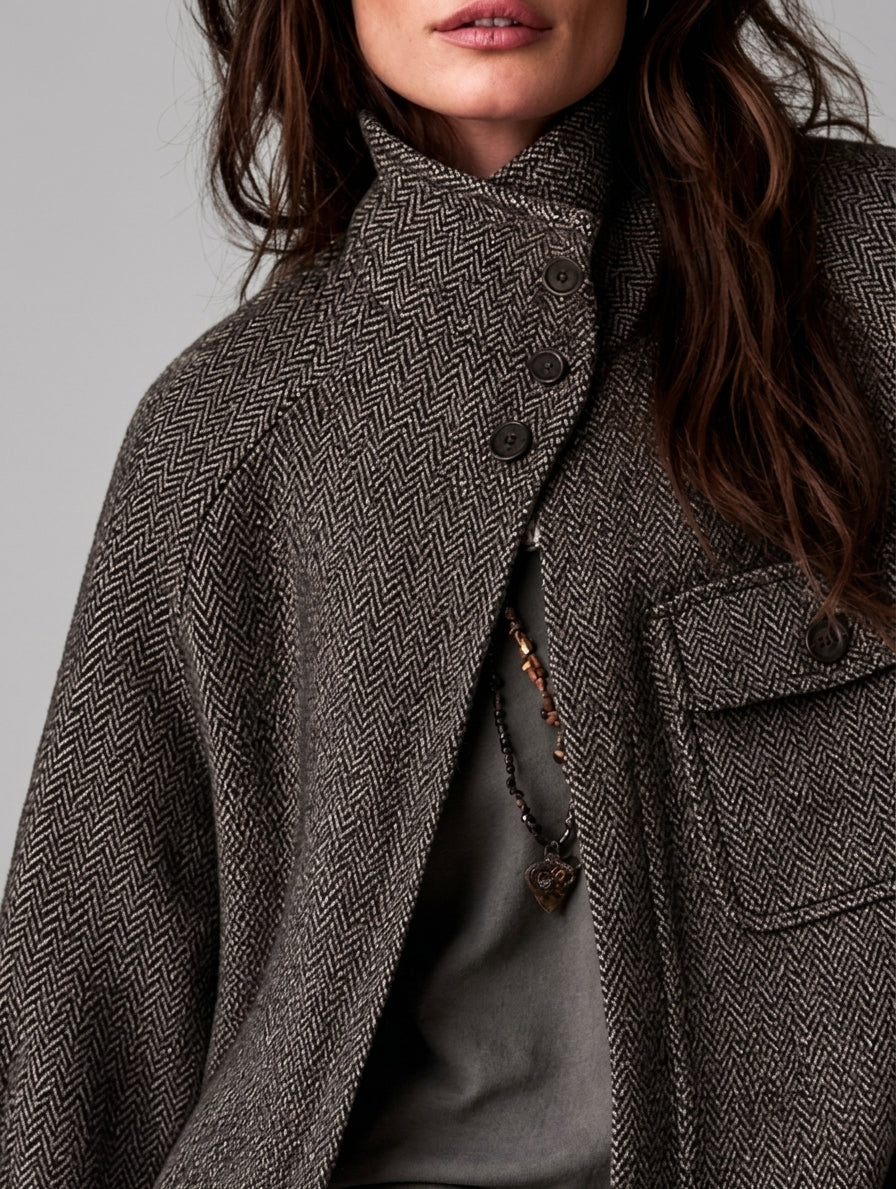 Reese - Women's Herringbone Wool-Blend Button-Up Cape Jacket