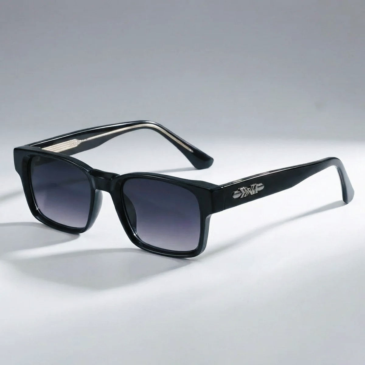 Veyro - Retro Rectangle Frame Sunglasses
