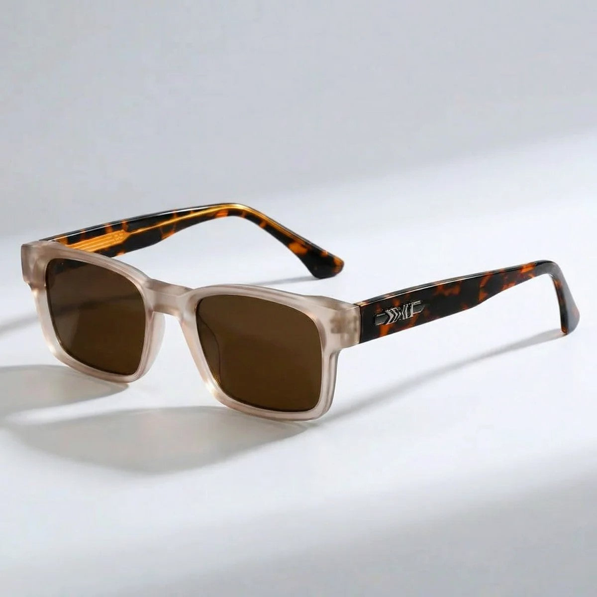 Veyro - Retro Rectangle Frame Sunglasses