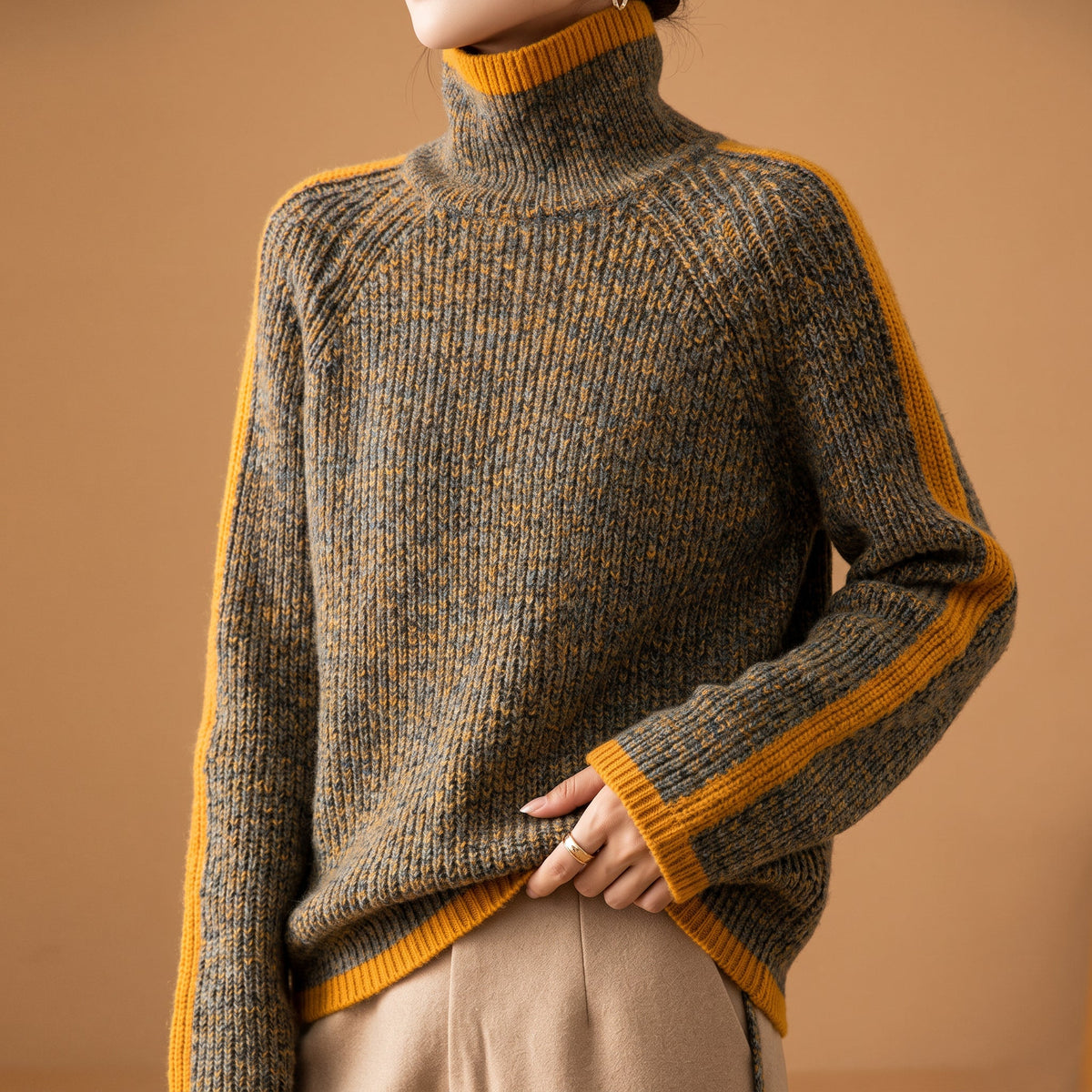 Aviana - Women's Two-Tone Turtleneck Sweater 