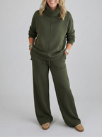 Quinley - Women's Turtleneck Pullover and Wide-Leg Pants Set